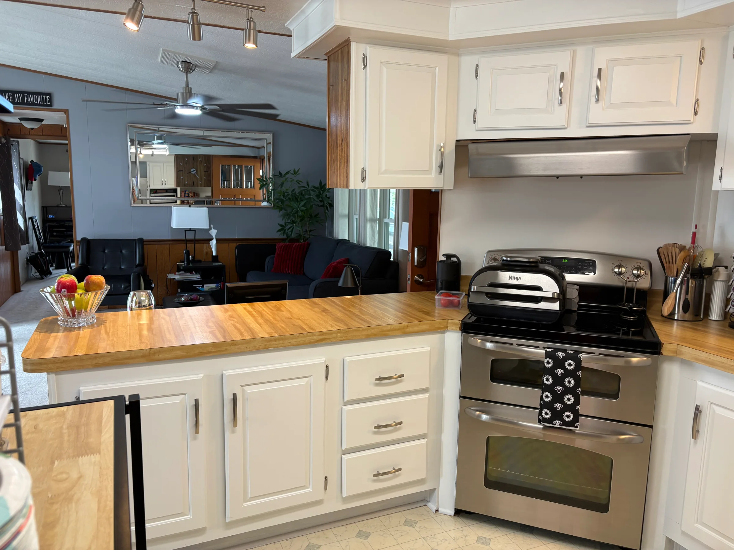 2987 Nightingale Street manufactured home in Avon on the Lake Senior Community, Rochester Hills, MI — photo 12