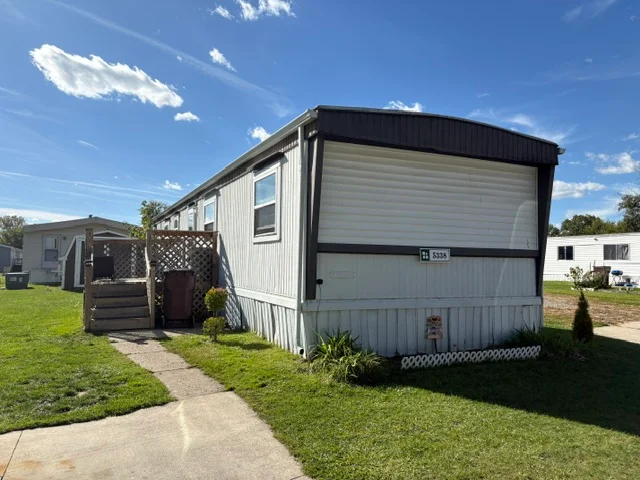 5338 Americana Lane manufactured home for sale in Ravinia of Anchor Bay, Casco, MI