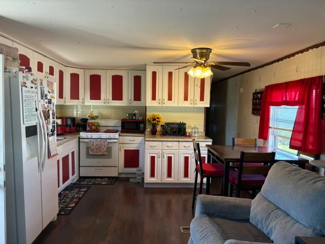 5338 Americana Lane manufactured home in Ravinia of Anchor Bay, Casco, MI — photo 7