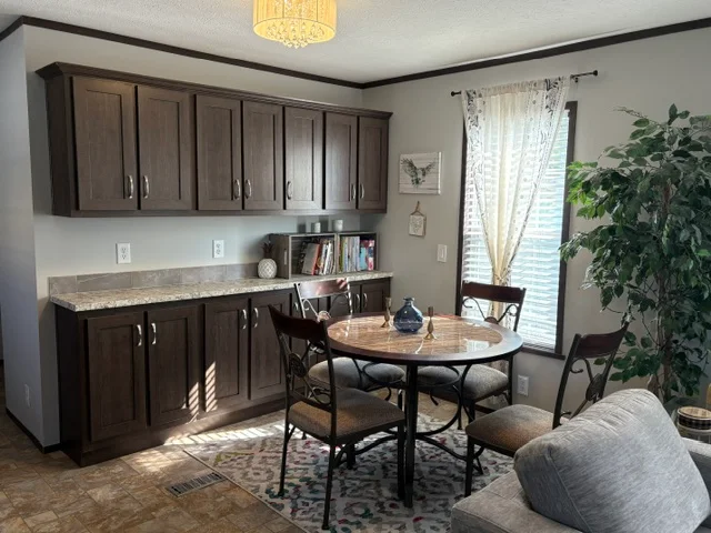183 Flicker St manufactured home in Avon on the Lake Senior Community, Rochester Hills, MI — photo 13