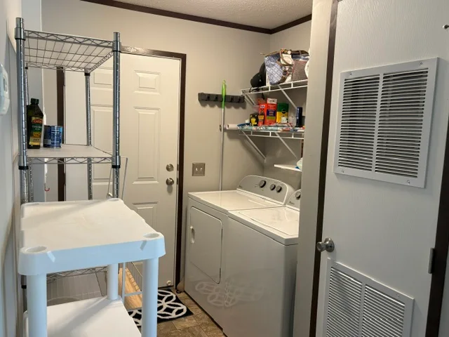 183 Flicker St manufactured home in Avon on the Lake Senior Community, Rochester Hills, MI — photo 15