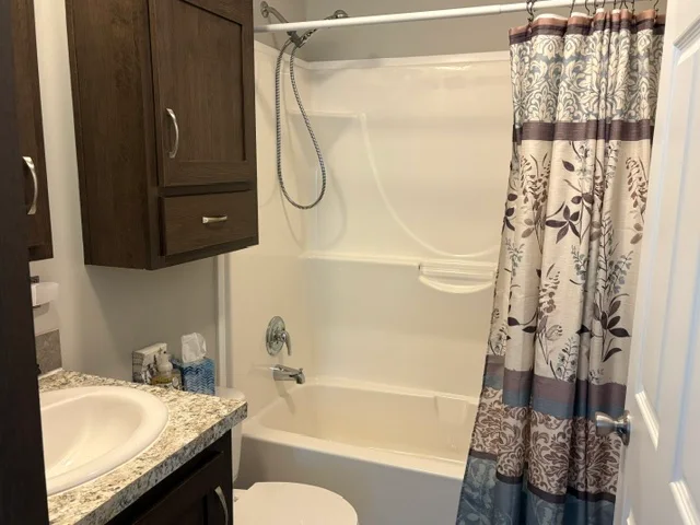 183 Flicker St manufactured home in Avon on the Lake Senior Community, Rochester Hills, MI — photo 21