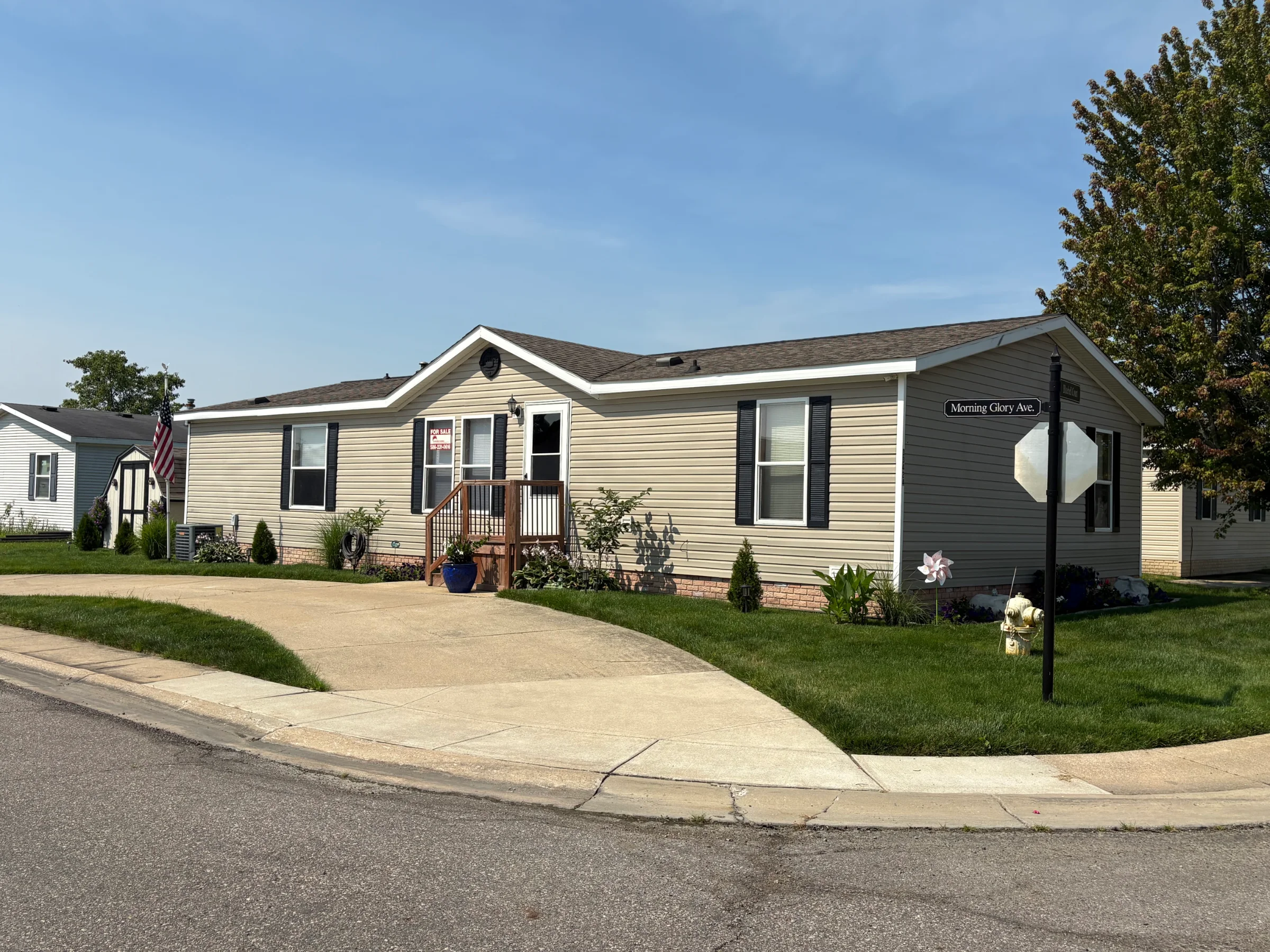 33424 Bluebell Court manufactured home in Meadow Creek, New Haven, MI — photo 1