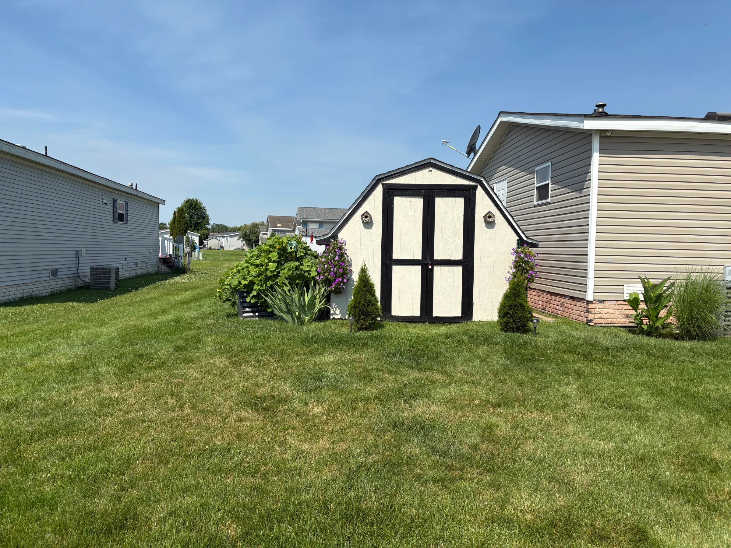 33424 Bluebell Court manufactured home in Meadow Creek, New Haven, MI — photo 3