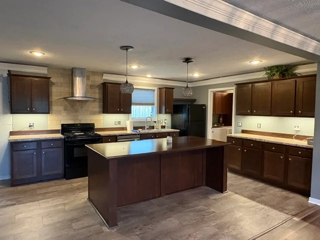 33062 Poplar Ct manufactured home in Meadow Creek, New Haven, MI — photo 7