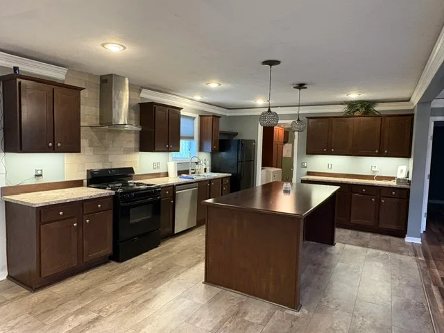 33062 Poplar Ct manufactured home in Meadow Creek, New Haven, MI — photo 9