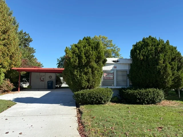 66 Bobolink St manufactured home for sale in Avon on the Lake Senior Community, Rochester Hills, MI