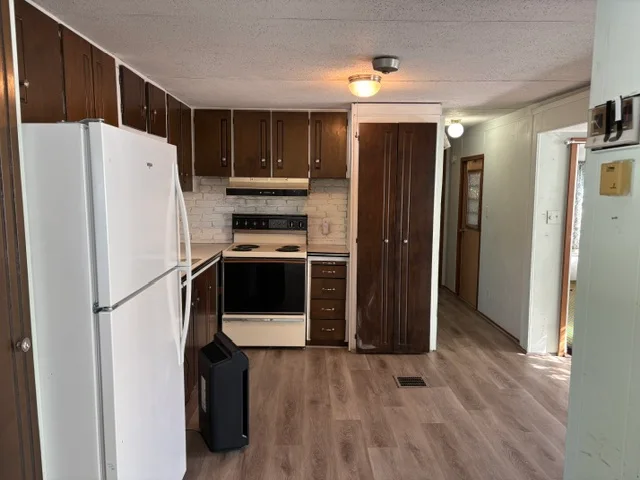 66 Bobolink St manufactured home in Avon on the Lake Senior Community, Rochester Hills, MI — photo 12