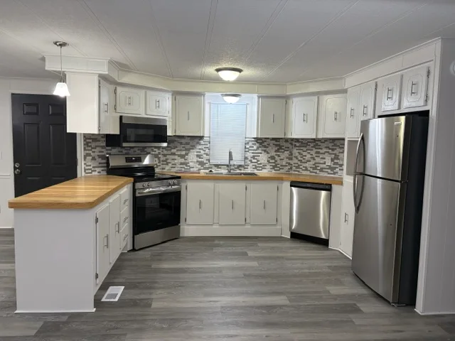 2969 Sandpiper St manufactured home in Avon on the Lake Senior Community, Rochester Hills, MI — photo 12