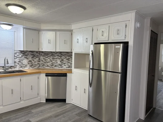 2969 Sandpiper St manufactured home in Avon on the Lake Senior Community, Rochester Hills, MI — photo 13