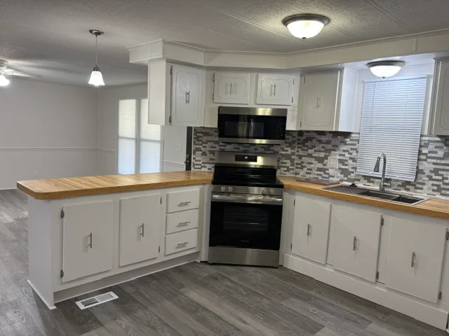 2969 Sandpiper St manufactured home in Avon on the Lake Senior Community, Rochester Hills, MI — photo 14