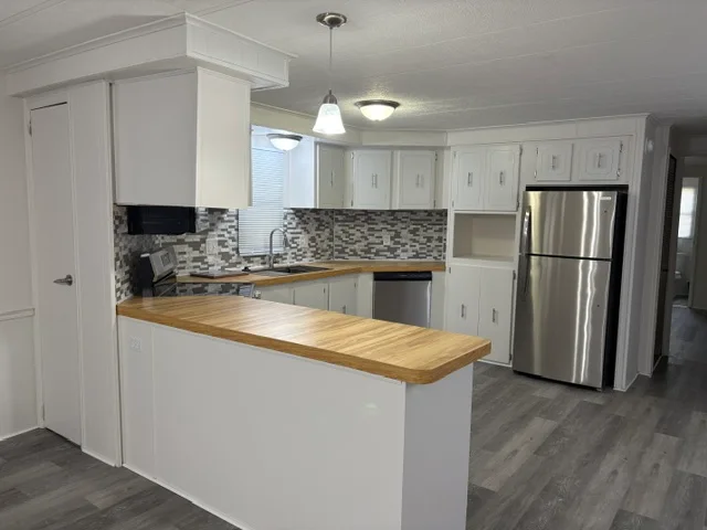 2969 Sandpiper St manufactured home in Avon on the Lake Senior Community, Rochester Hills, MI — photo 15