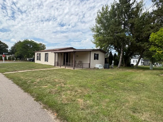 2969 Sandpiper St manufactured home in Avon on the Lake Senior Community, Rochester Hills, MI — photo 8