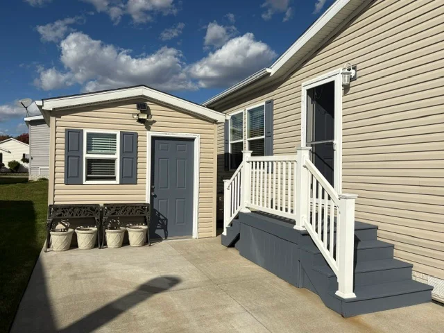 37413 Millstone Trail manufactured home in Millstone Pond, Lenox, MI — photo 4