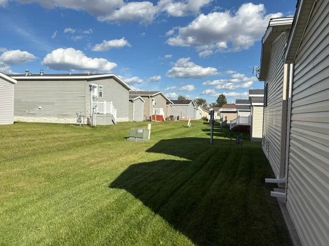 37413 Millstone Trail manufactured home in Millstone Pond, Lenox, MI — photo 5