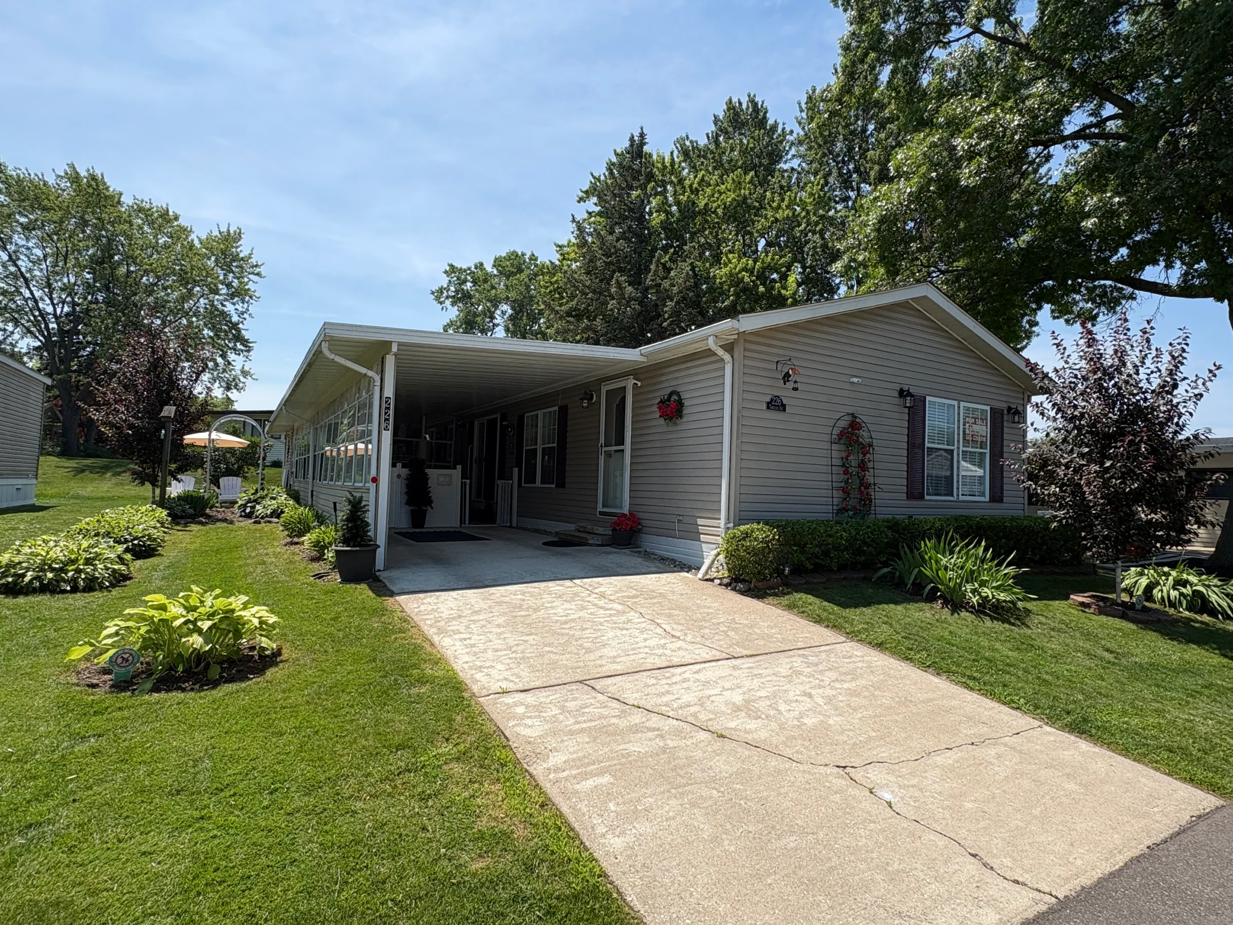 226 Toucan Street manufactured home in Avon on the Lake Senior Community, Rochester Hills, MI