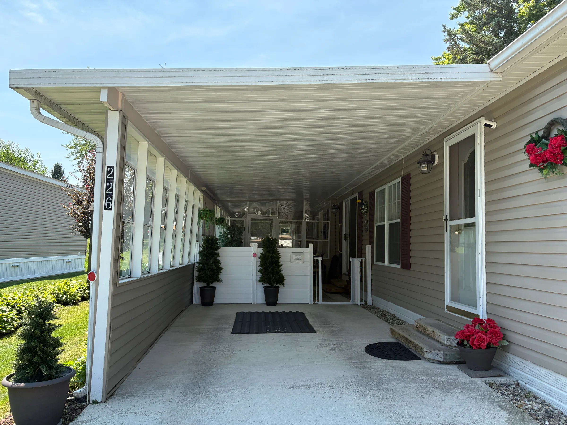 226 Toucan Street manufactured home in Avon on the Lake Senior Community, Rochester Hills, MI — photo 5