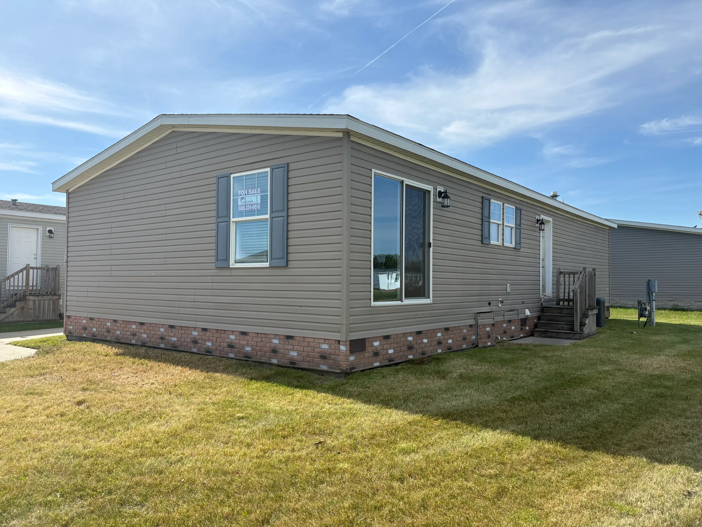 33143 Aspen Court manufactured home in Meadow Creek, New Haven, MI — photo 2