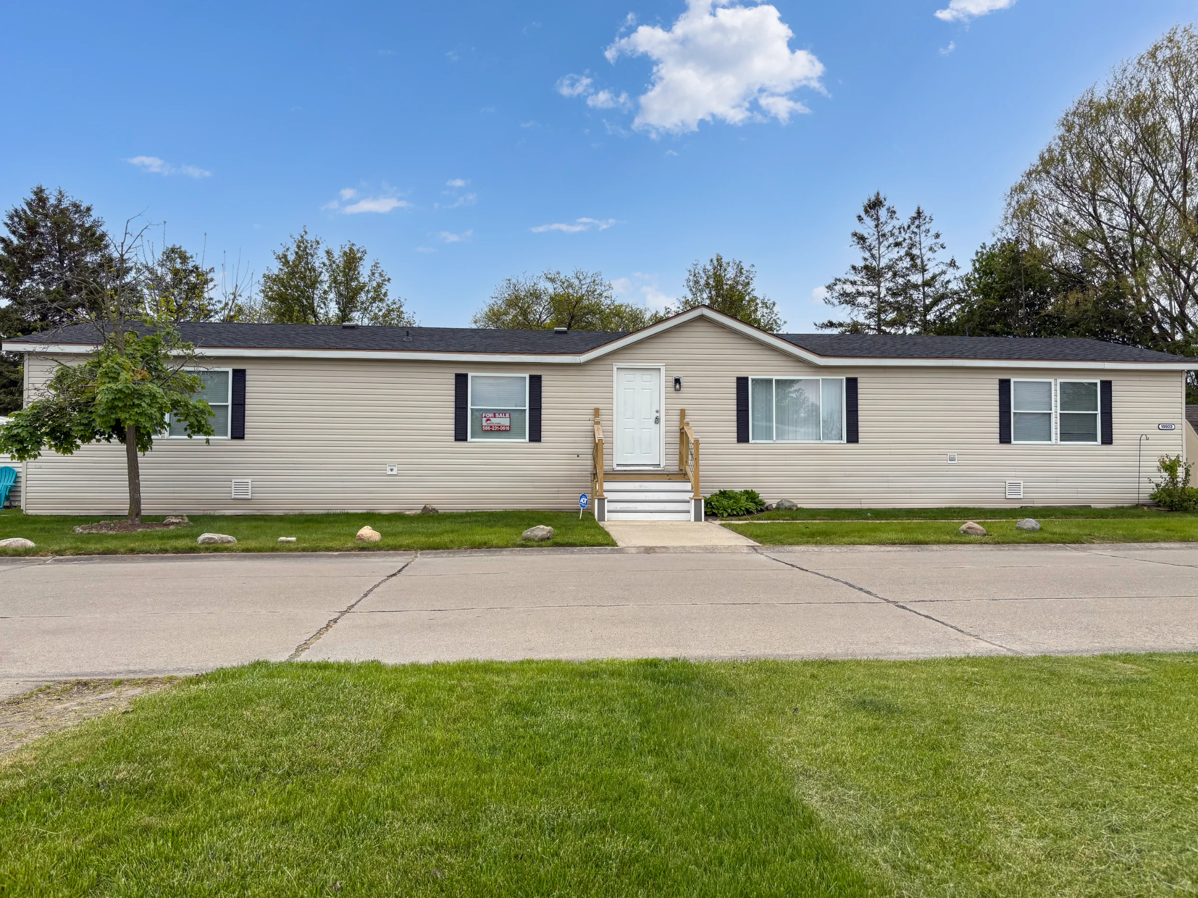 19922 Arcadia Street manufactured home in Rudgate Clinton, Clinton Township, MI — photo 27