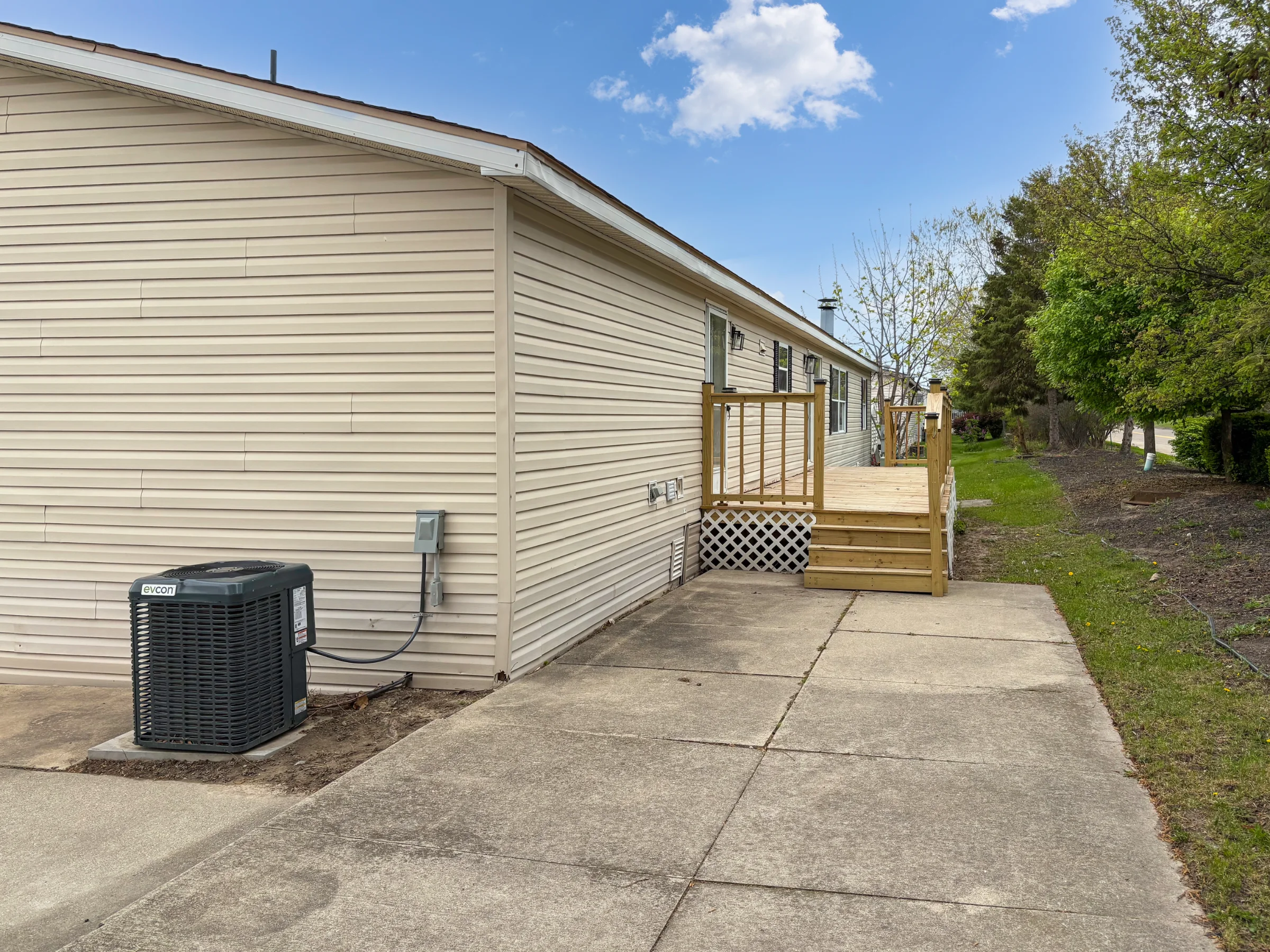 19922 Arcadia Street manufactured home in Rudgate Clinton, Clinton Township, MI — photo 28