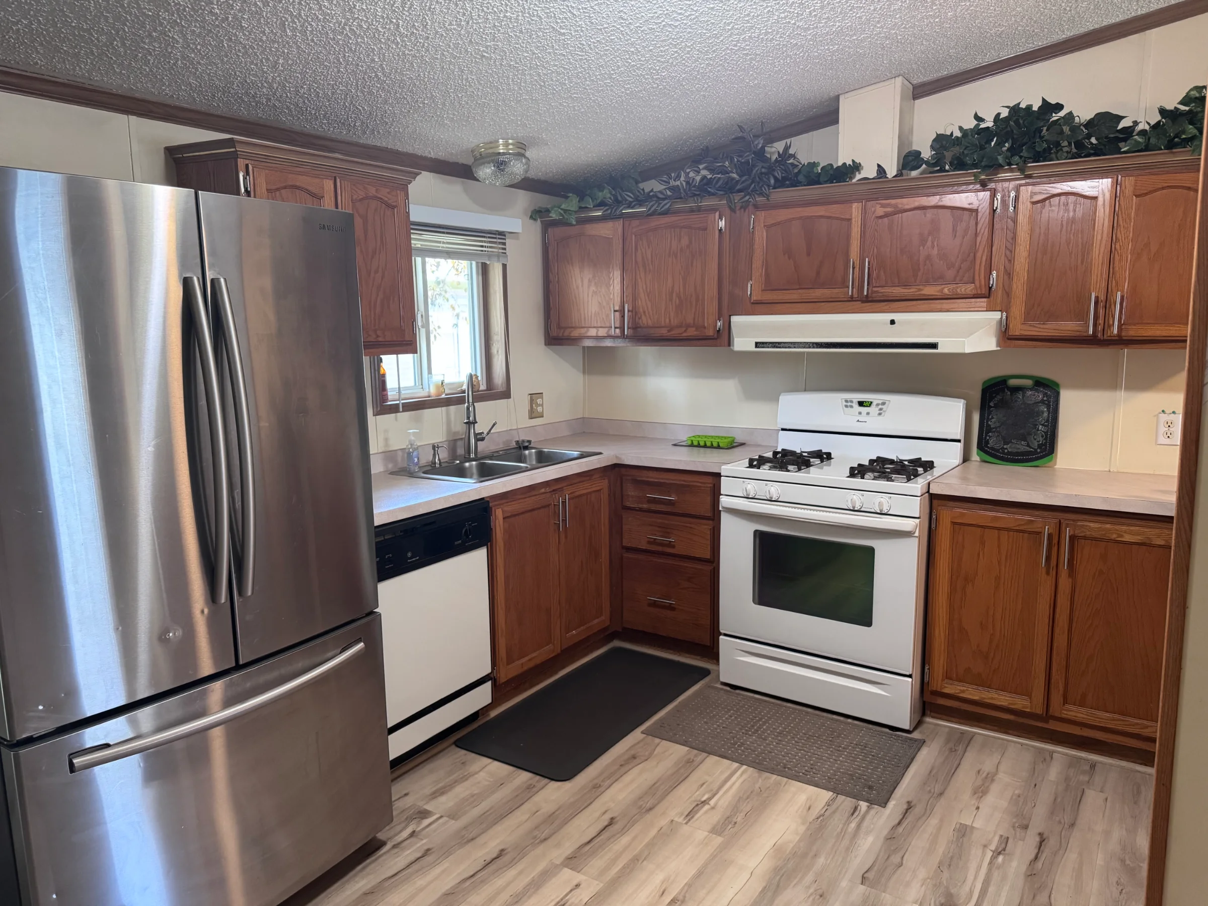 11508 Richmond manufactured home in East Village Estates, Washington Township, MI — photo 7