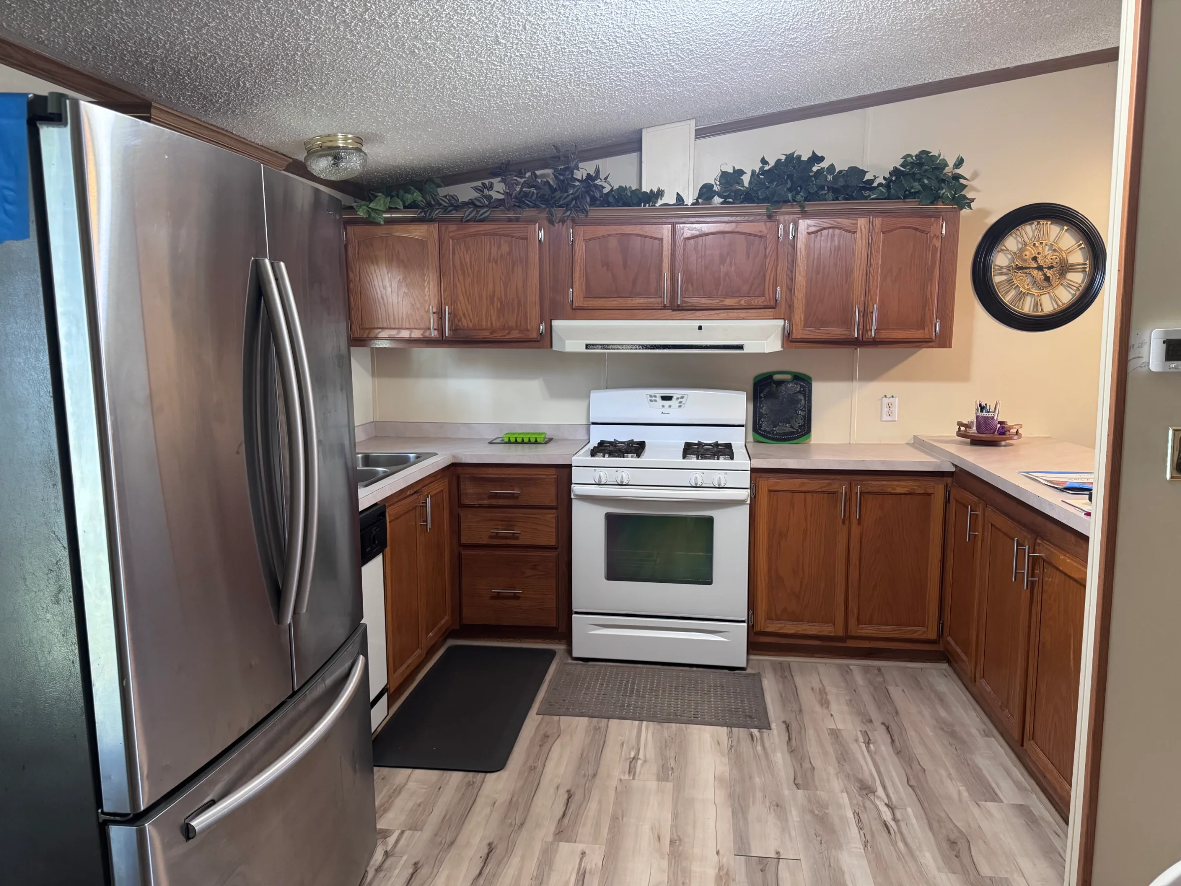 11508 Richmond manufactured home in East Village Estates, Washington Township, MI — photo 8