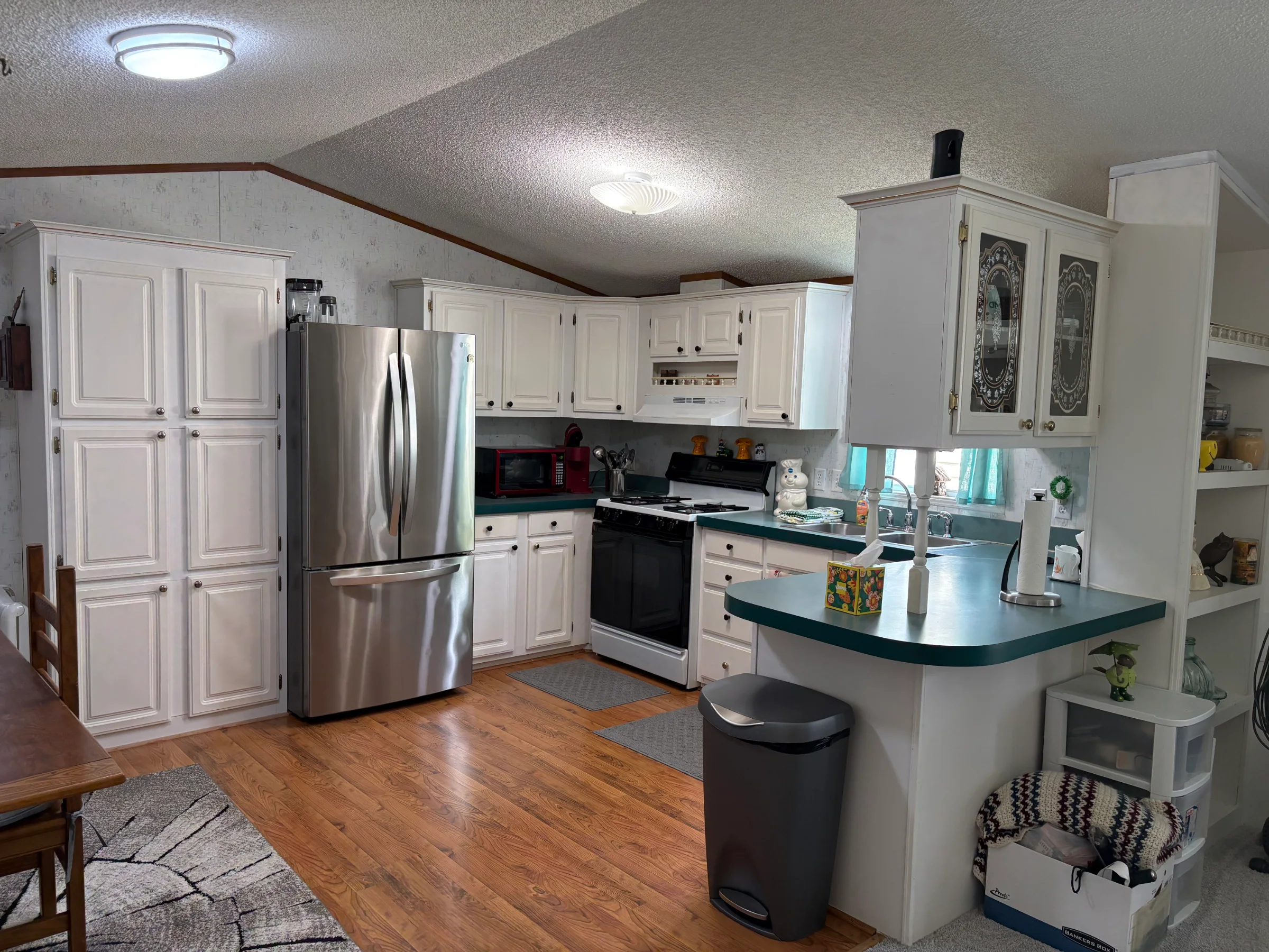 90 Bobolink Street manufactured home in Avon on the Lake Senior Community, Rochester Hills, MI — photo 10