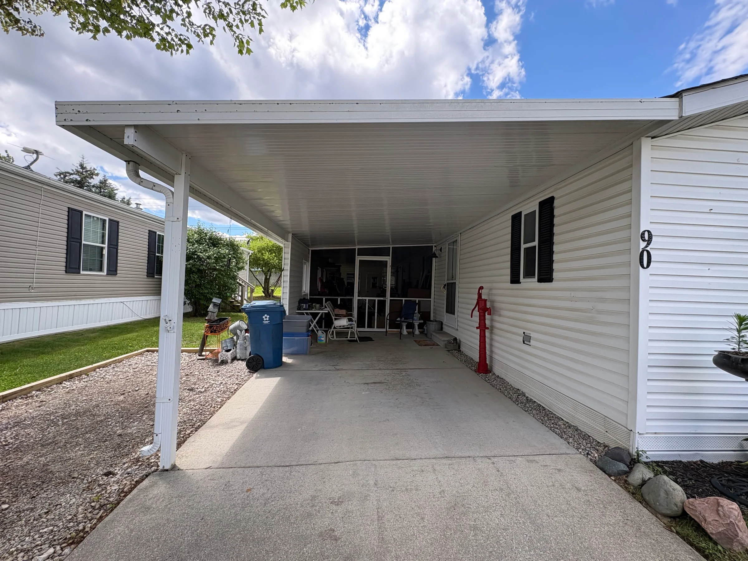 90 Bobolink Street manufactured home in Avon on the Lake Senior Community, Rochester Hills, MI — photo 4