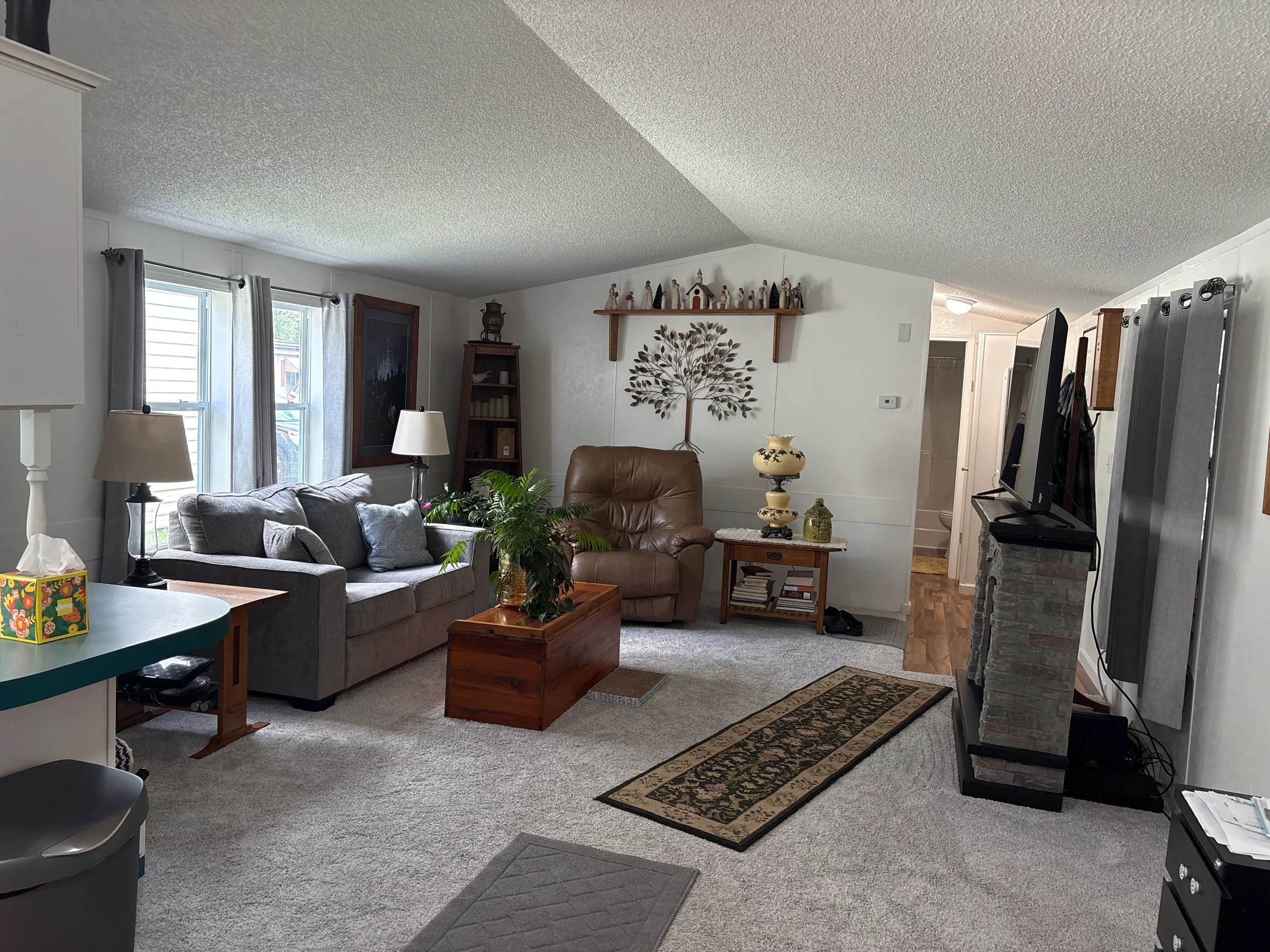 90 Bobolink Street manufactured home in Avon on the Lake Senior Community, Rochester Hills, MI — photo 8