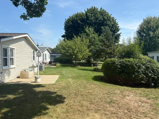 524 Mallard St manufactured home in Avon on the Lake Senior Community, Rochester Hills, MI — photo 8