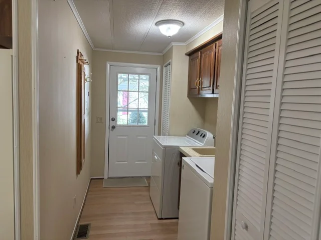 2728 Chickadee St. manufactured home in Avon on the Lake Senior Community, Rochester Hills, MI — photo 13