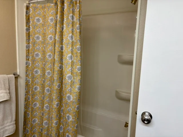 2728 Chickadee St. manufactured home in Avon on the Lake Senior Community, Rochester Hills, MI — photo 20