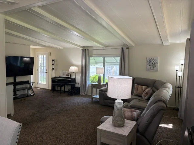 2728 Chickadee St. manufactured home in Avon on the Lake Senior Community, Rochester Hills, MI — photo 6