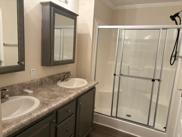 30049 Pin Oak Court manufactured home in Pine Crest Estates Senior Community, Chesterfield, MI — photo 18