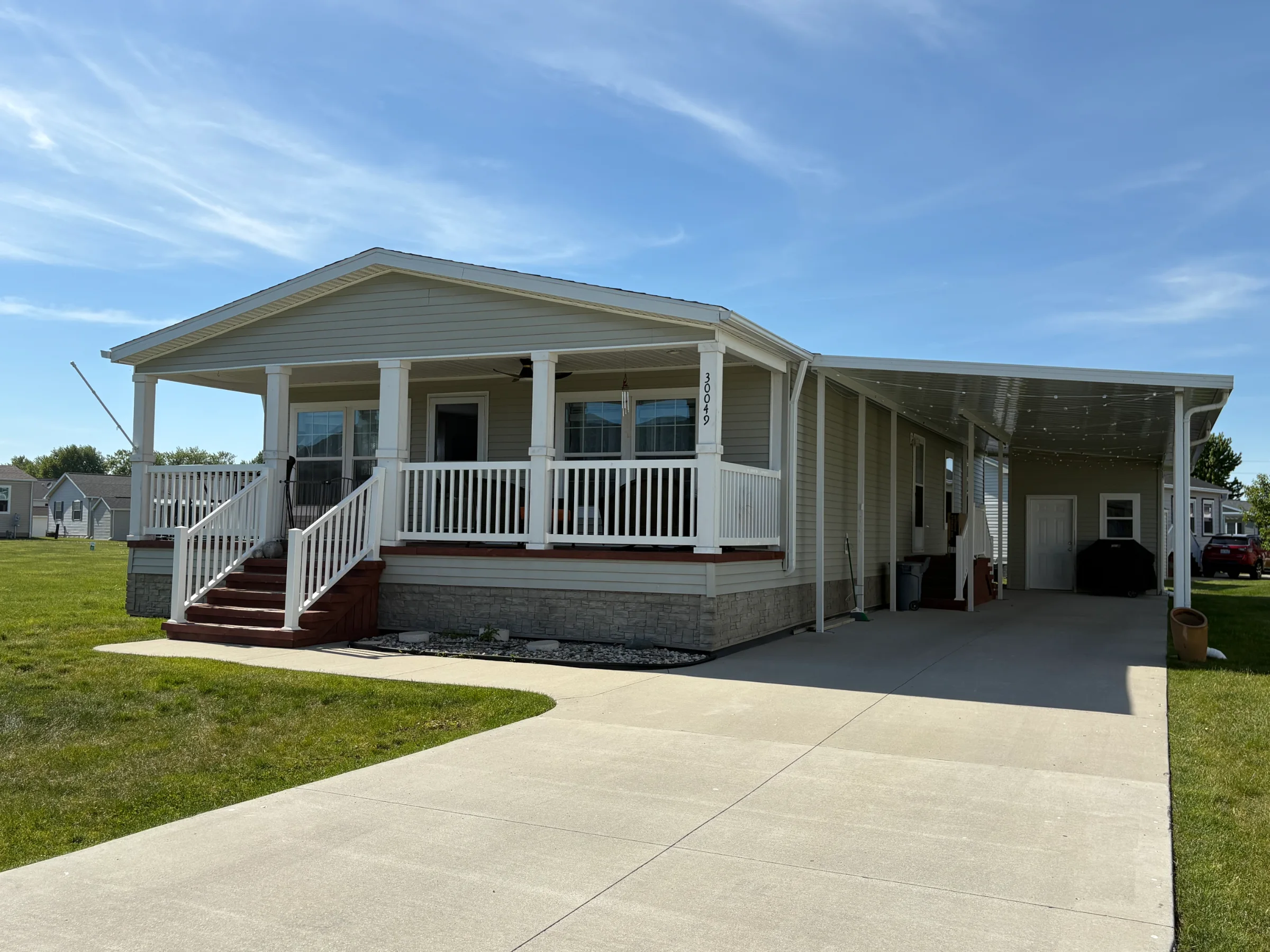30049 Pin Oak Court manufactured home in Pine Crest Estates Senior Community, Chesterfield, MI — photo 2