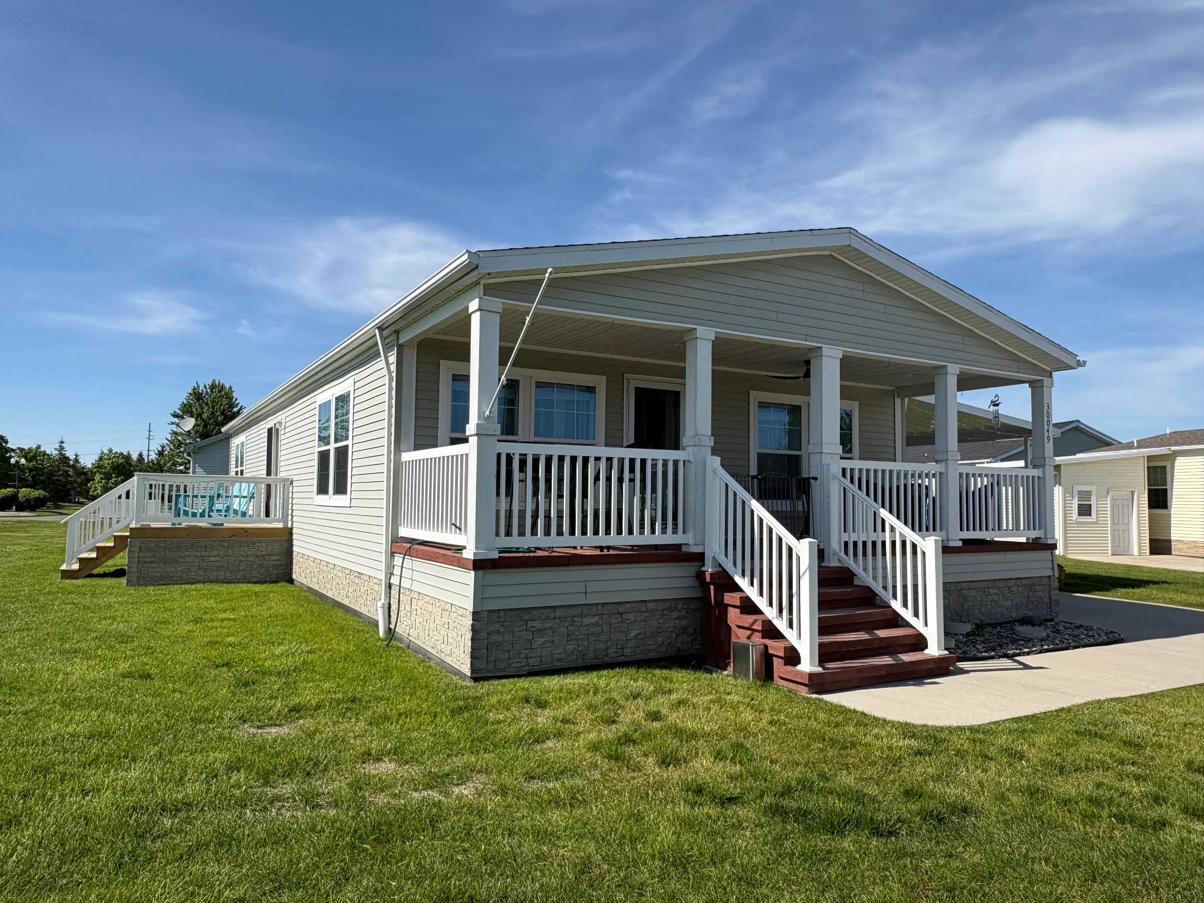 30049 Pin Oak Court manufactured home in Pine Crest Estates Senior Community, Chesterfield, MI — photo 3