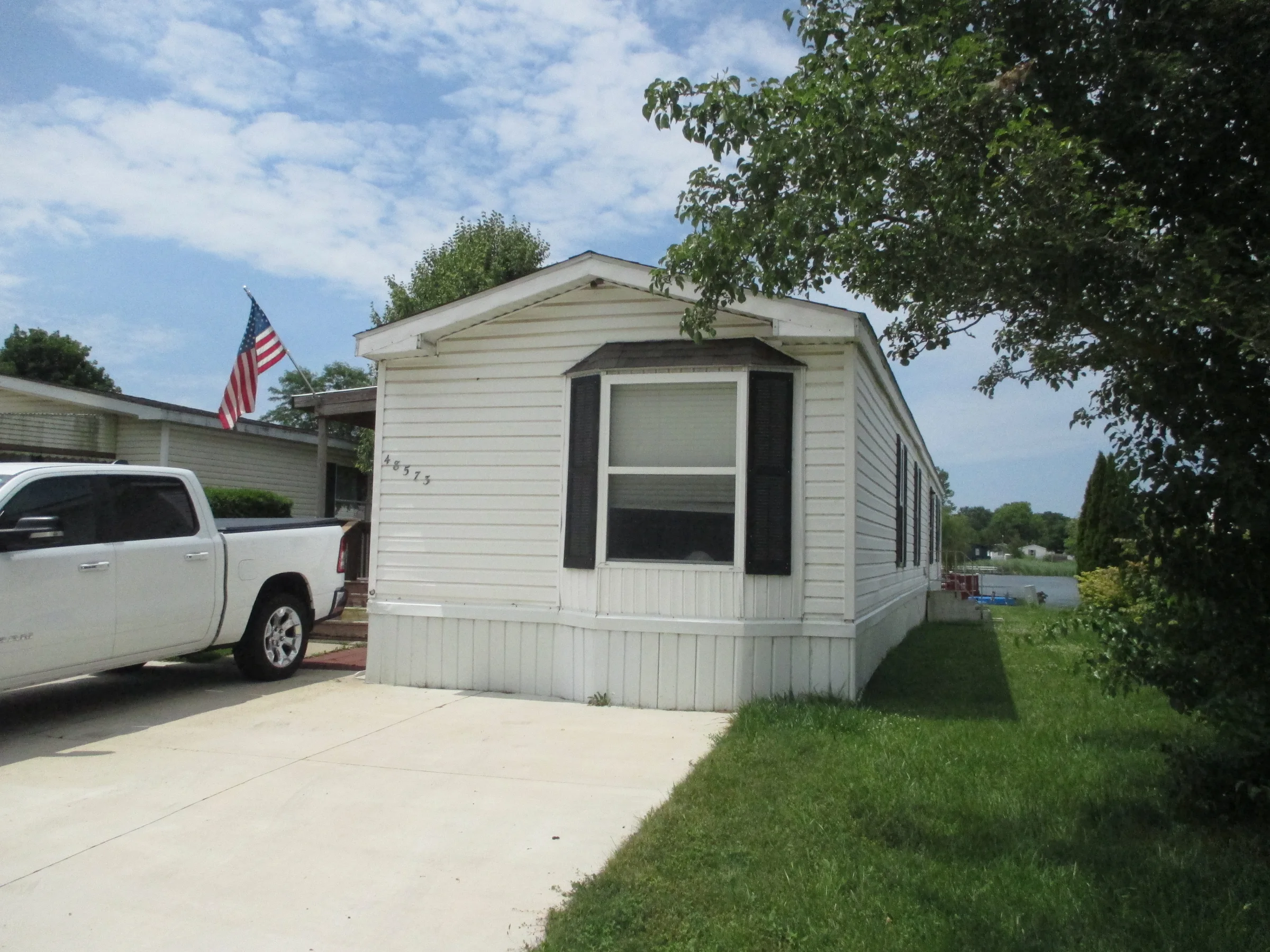 48573 Lakeview E manufactured home in Dequindre Estates, Shelby Township, MI