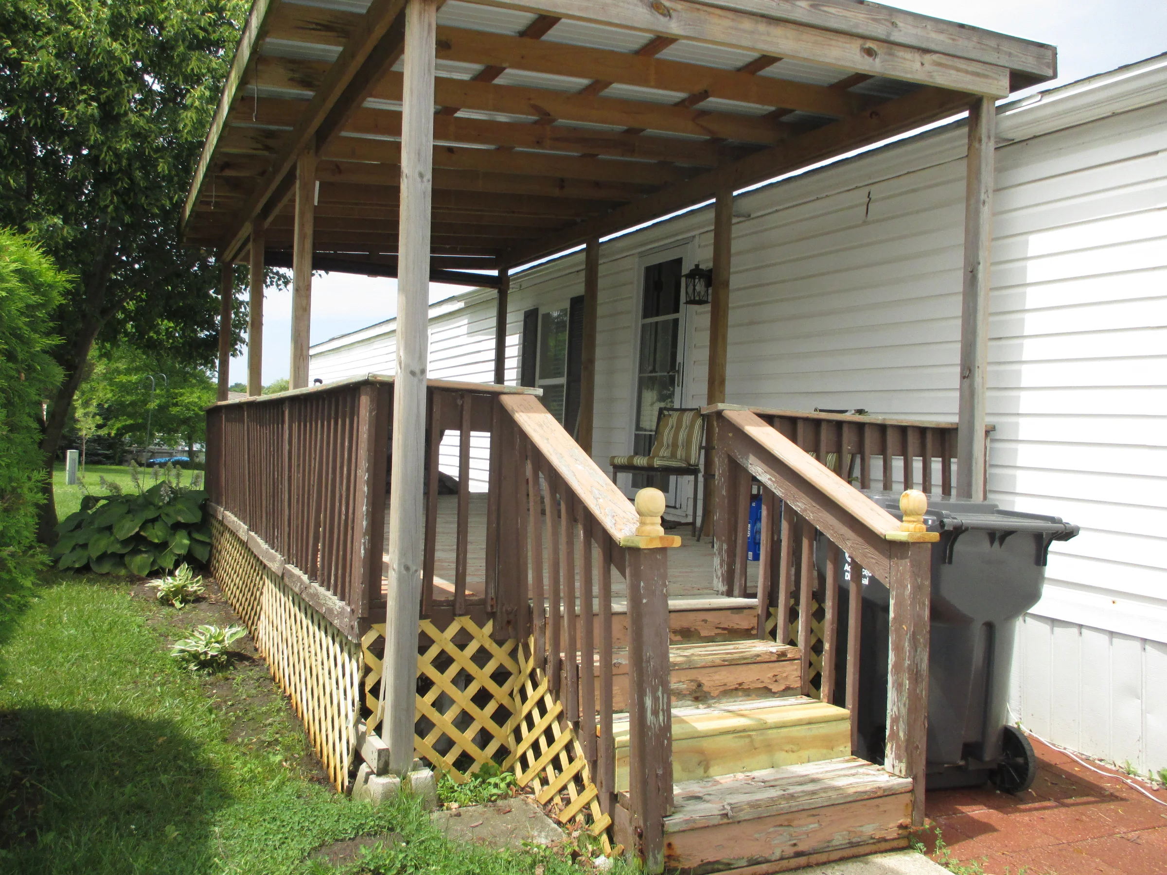 48573 Lakeview E manufactured home in Dequindre Estates, Shelby Township, MI — photo 3