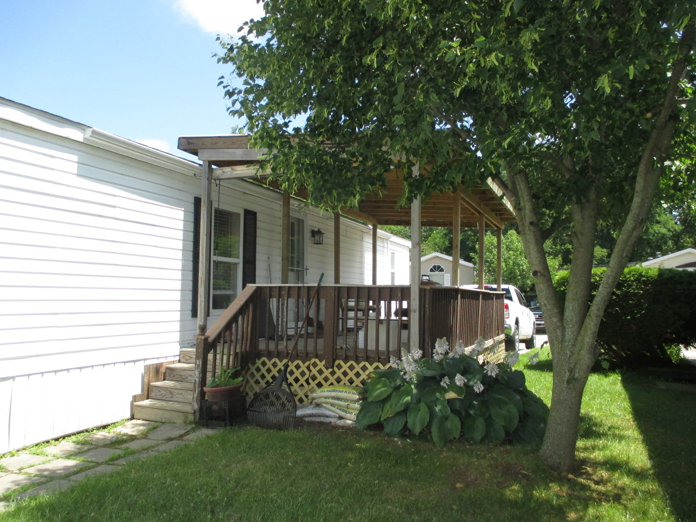 48573 Lakeview E manufactured home in Dequindre Estates, Shelby Township, MI — photo 8