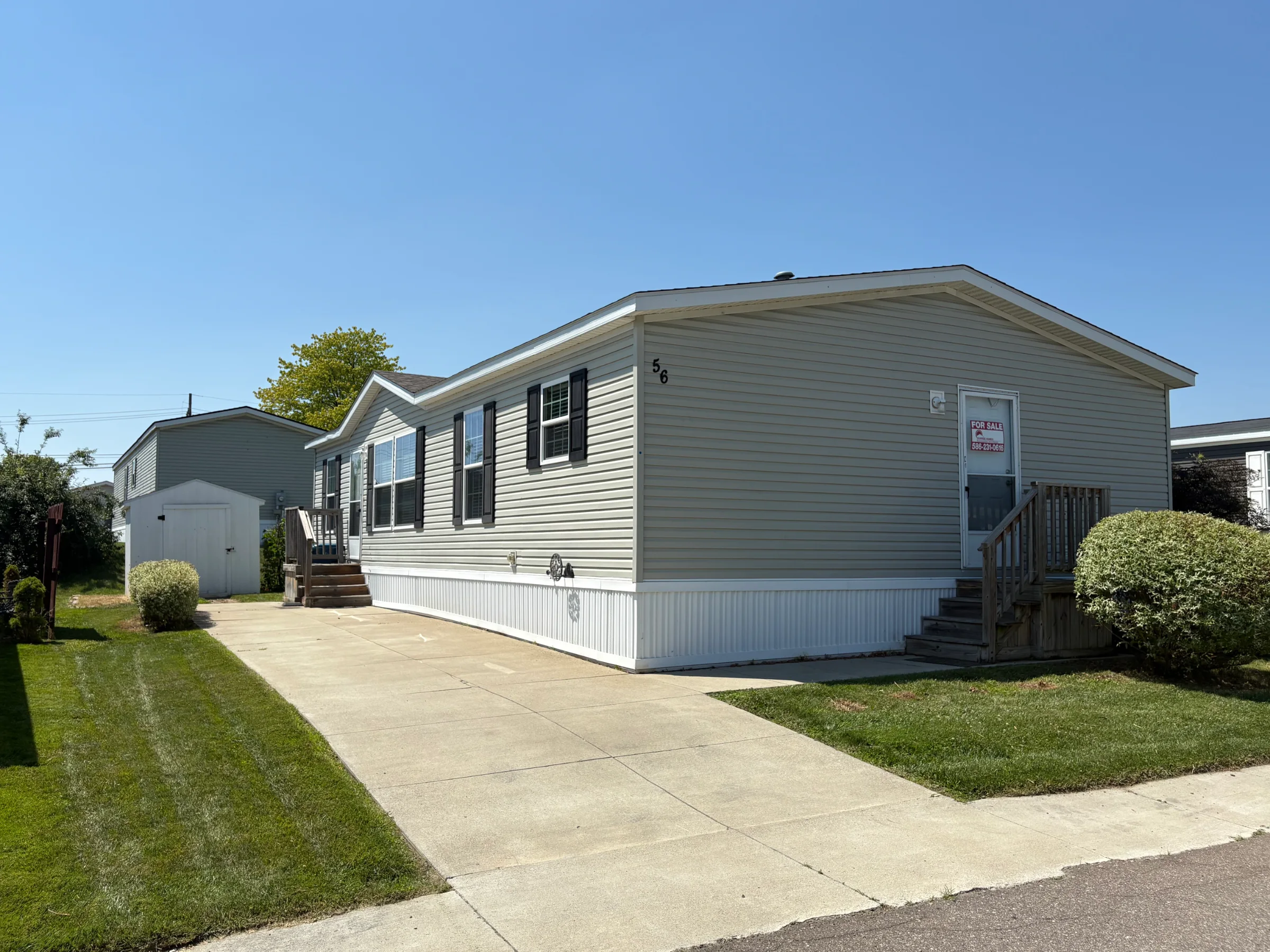 56 Bobolink Street manufactured home in Avon on the Lake Senior Community, Rochester Hills, MI