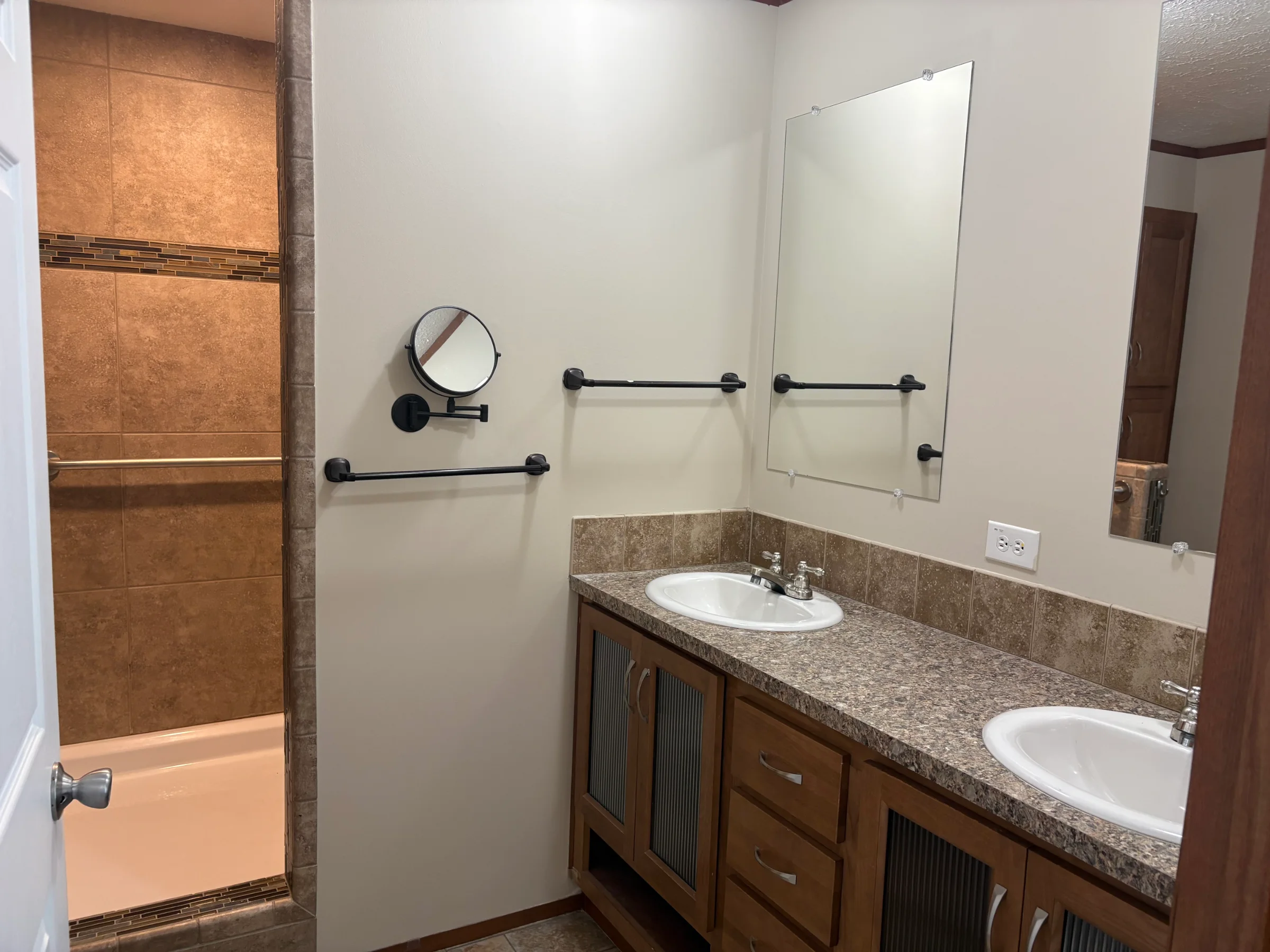56 Bobolink Street manufactured home in Avon on the Lake Senior Community, Rochester Hills, MI — photo 15