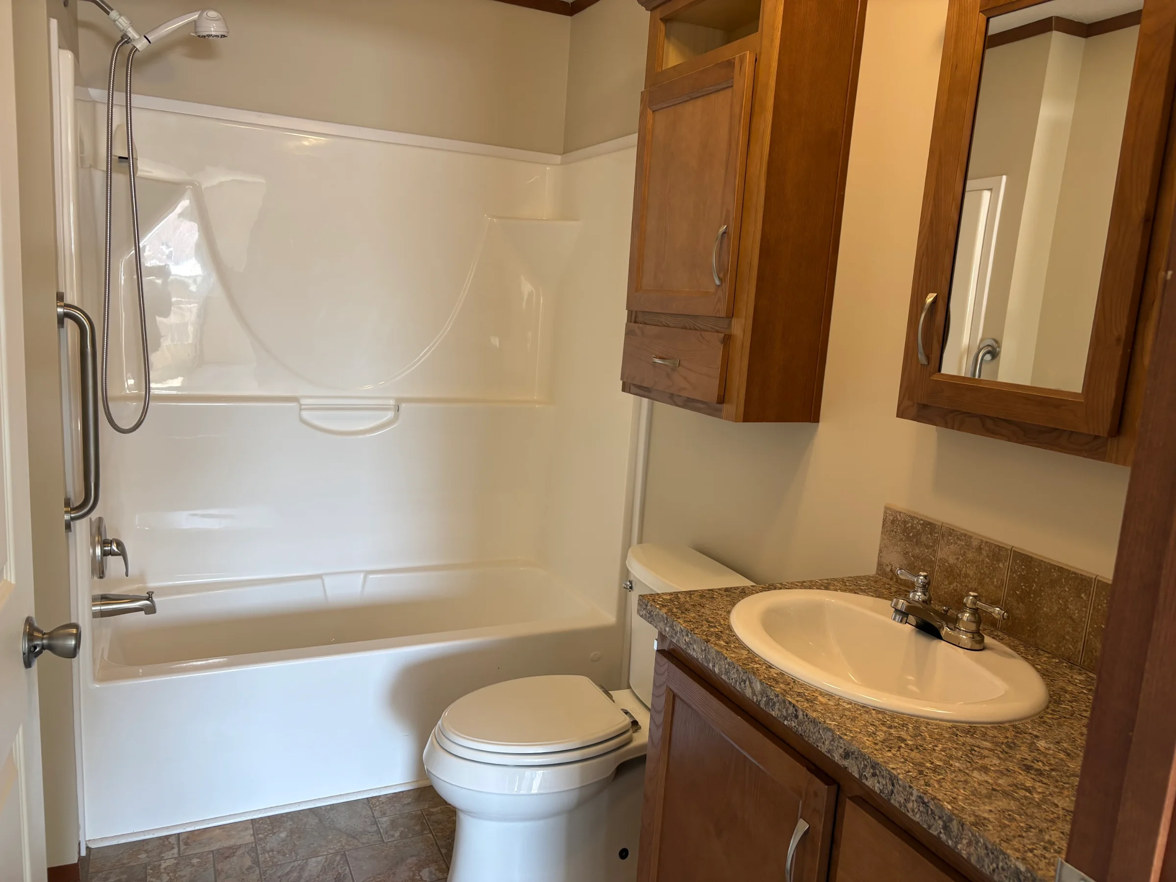 56 Bobolink Street manufactured home in Avon on the Lake Senior Community, Rochester Hills, MI — photo 20