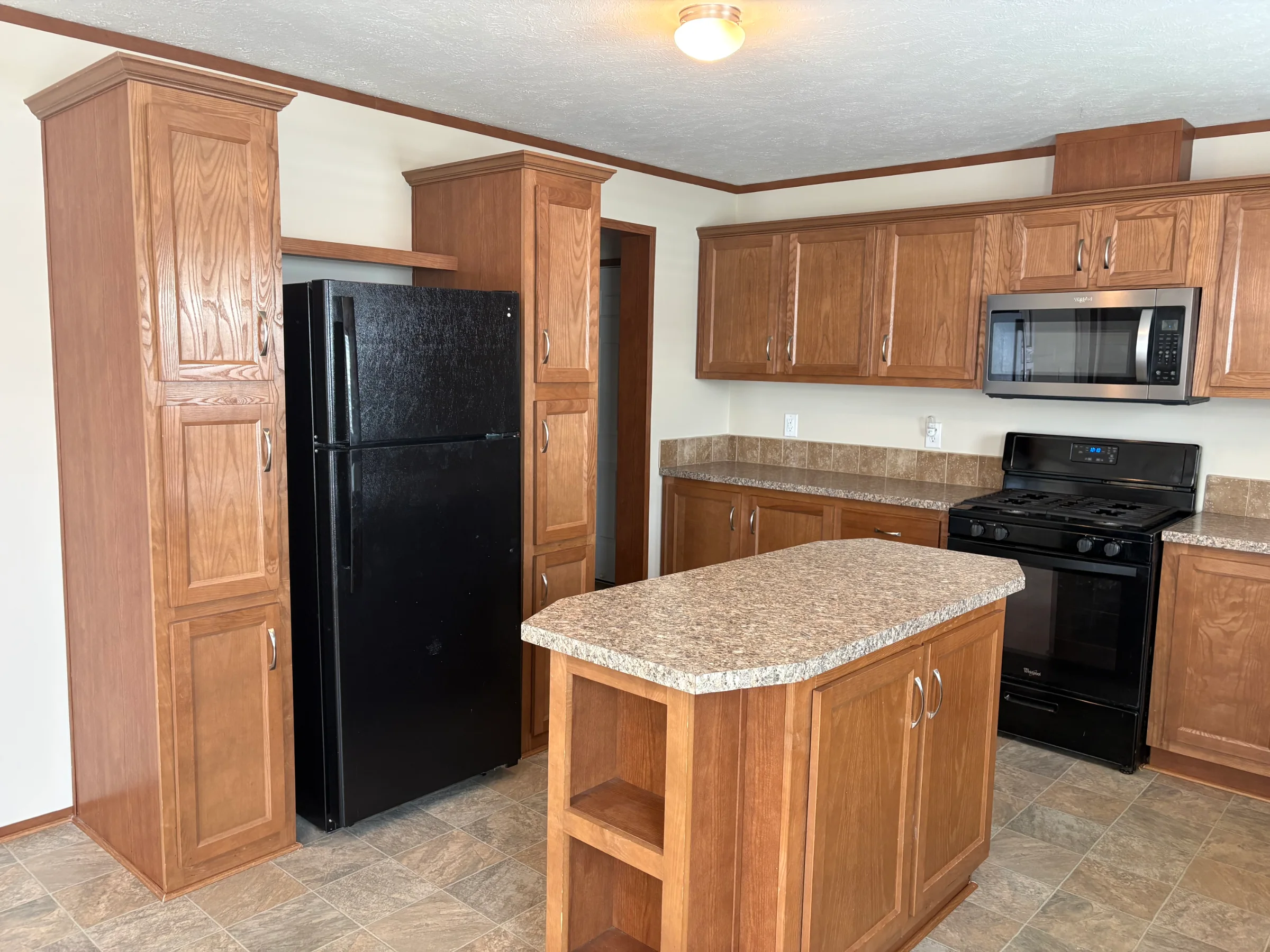 56 Bobolink Street manufactured home in Avon on the Lake Senior Community, Rochester Hills, MI — photo 8
