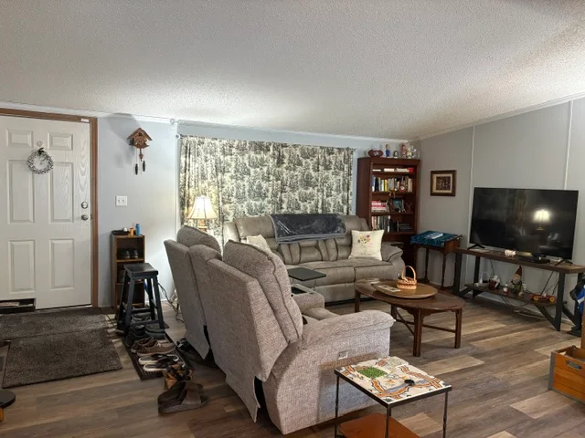 25 Quail St manufactured home in Avon on the Lake Senior Community, Rochester Hills, MI — photo 8