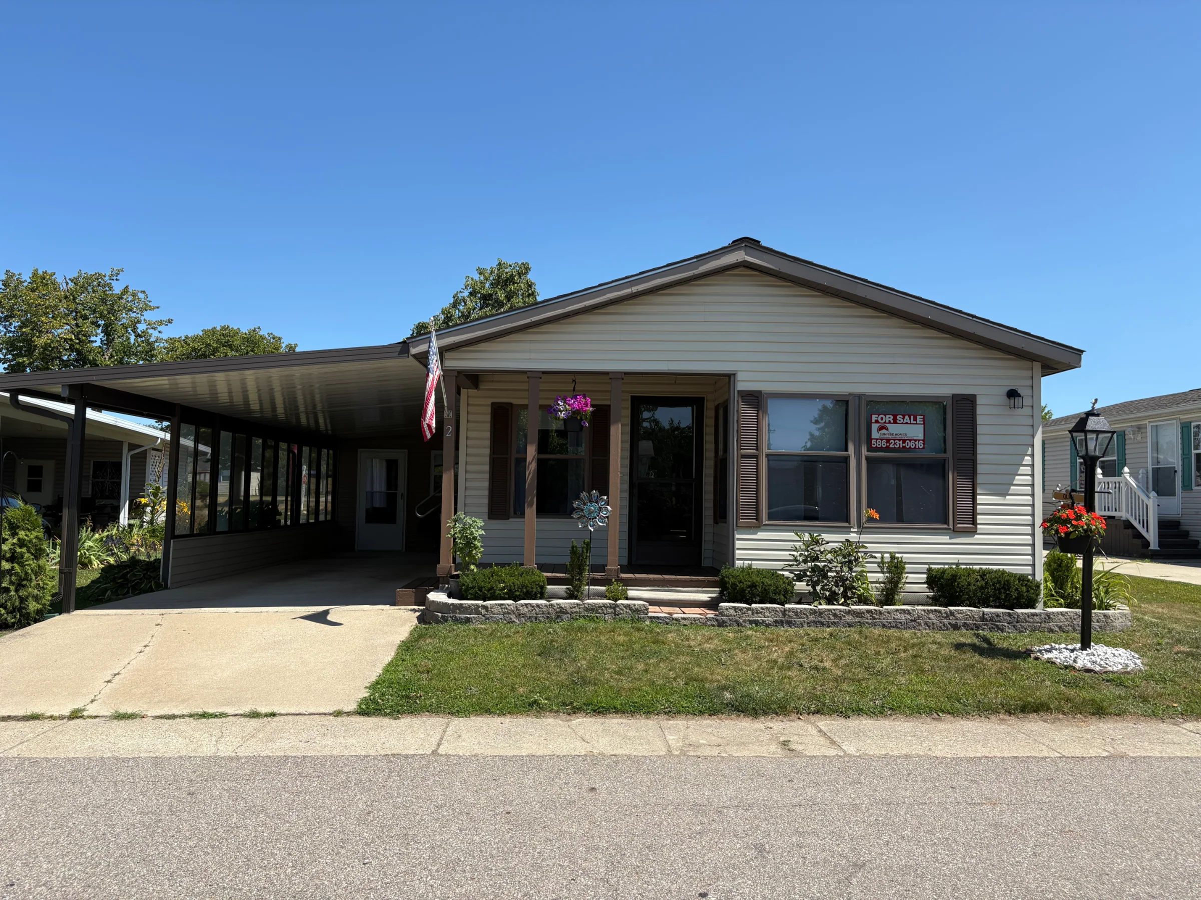 2 Quail Street manufactured home in Avon on the Lake Senior Community, Rochester Hills, MI