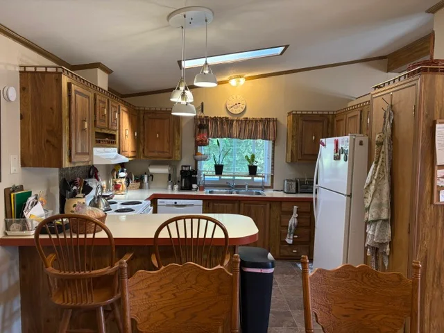 2910 Goldfinch St manufactured home in Avon on the Lake Senior Community, Rochester Hills, MI — photo 11