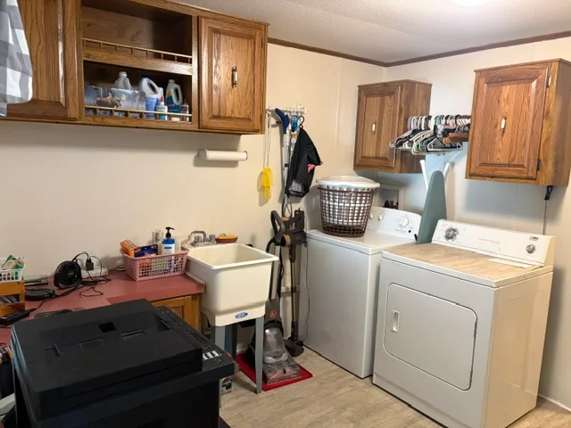 2910 Goldfinch St manufactured home in Avon on the Lake Senior Community, Rochester Hills, MI — photo 16