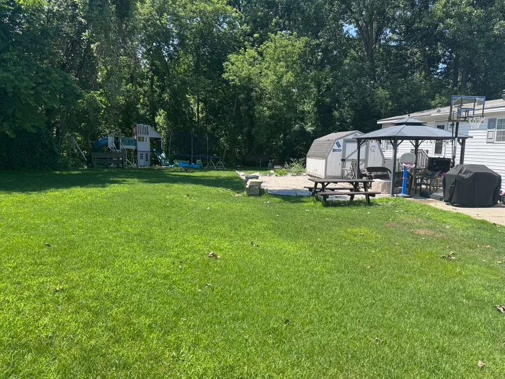 11489 Richmond manufactured home in East Village Estates, Washington Twp, MI — photo 5