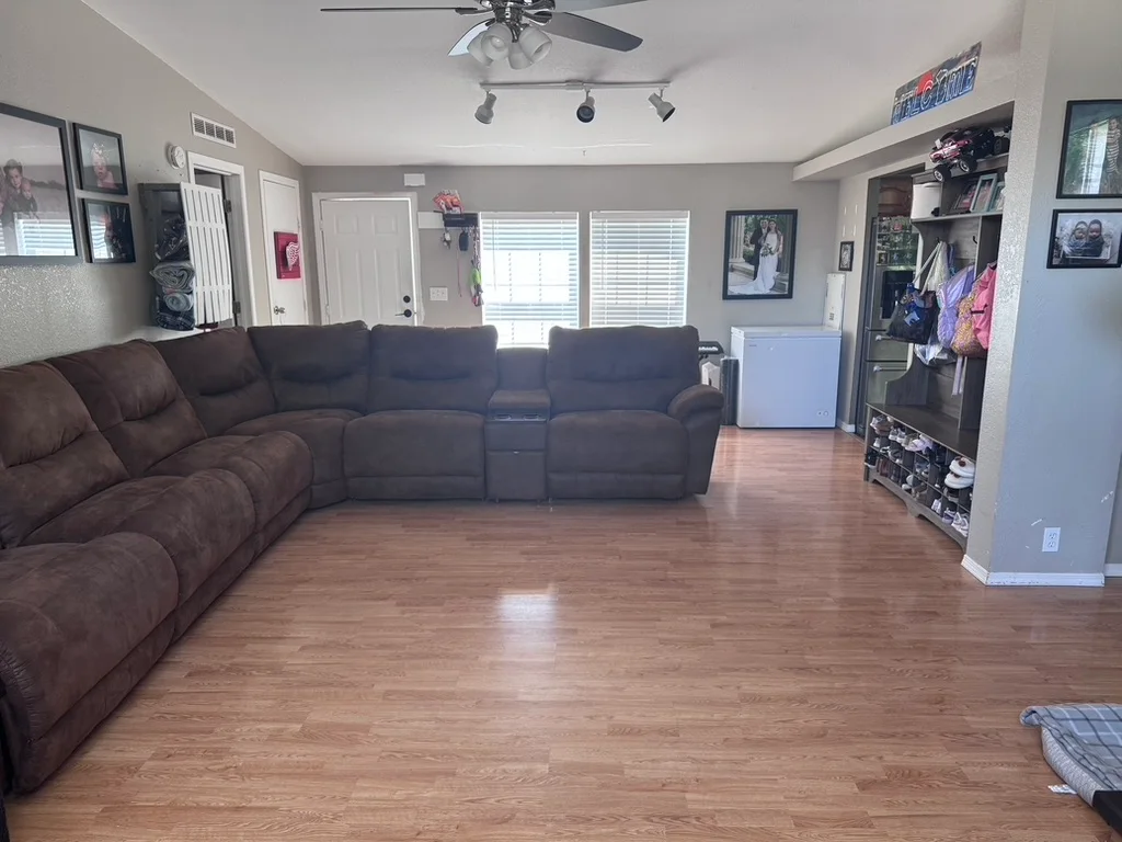 11489 Richmond manufactured home in East Village Estates, Washington Twp, MI — photo 7