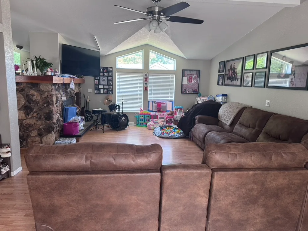 11489 Richmond manufactured home in East Village Estates, Washington Twp, MI — photo 8